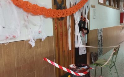 Ganadores del concurso de decoración de puertas de aulas para Halloween