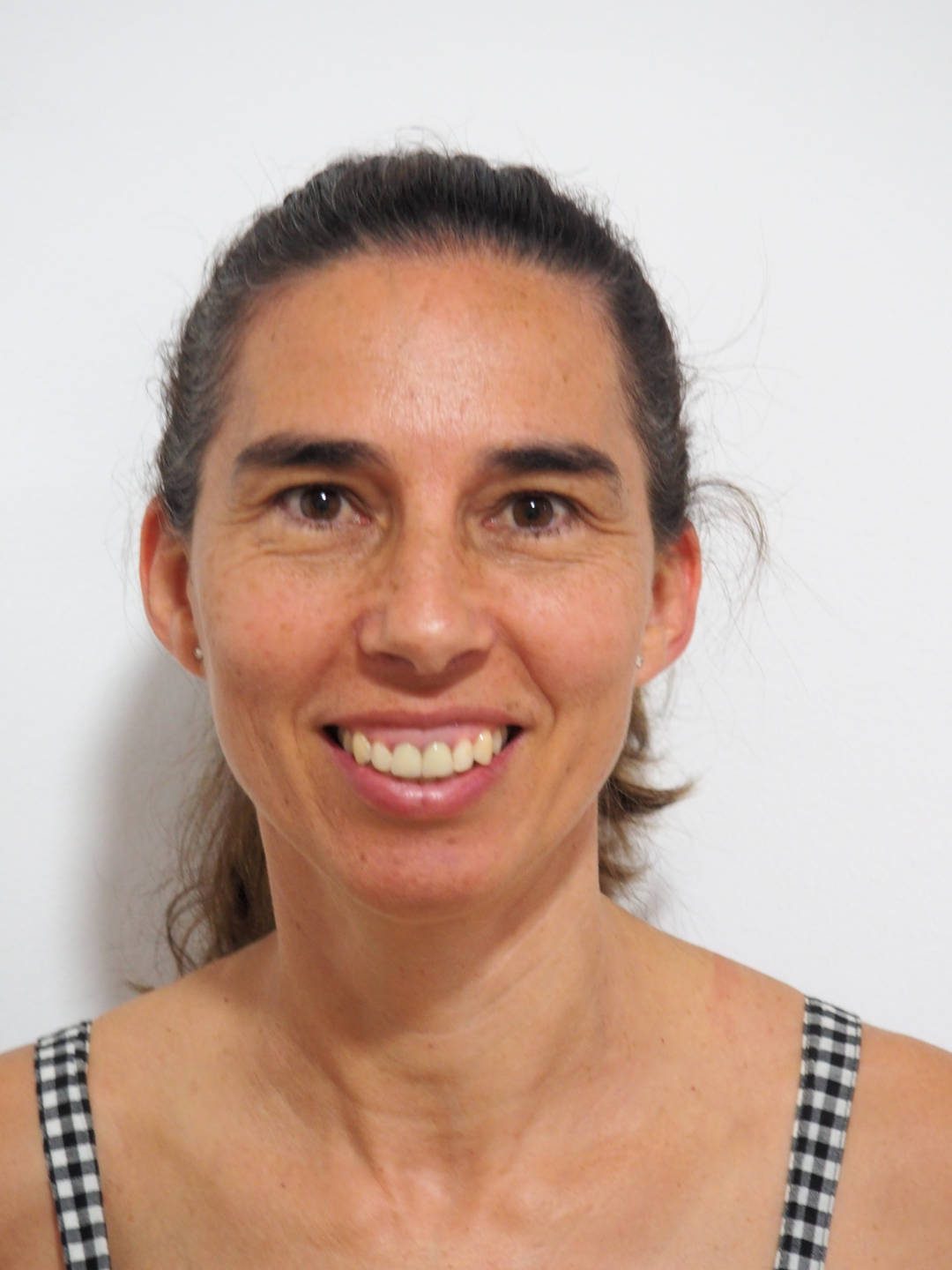 Dña. Julia Moncada Garrido